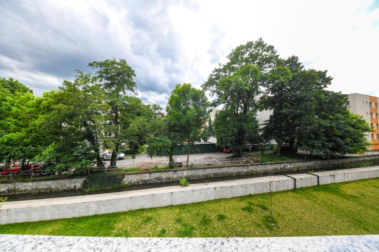 Modern Apartment In A Quiet Area Клуж-Напока Екстер'єр фото